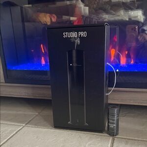 Studio Pro Black Tower Diffuser with Crystal Oud Fragrance
